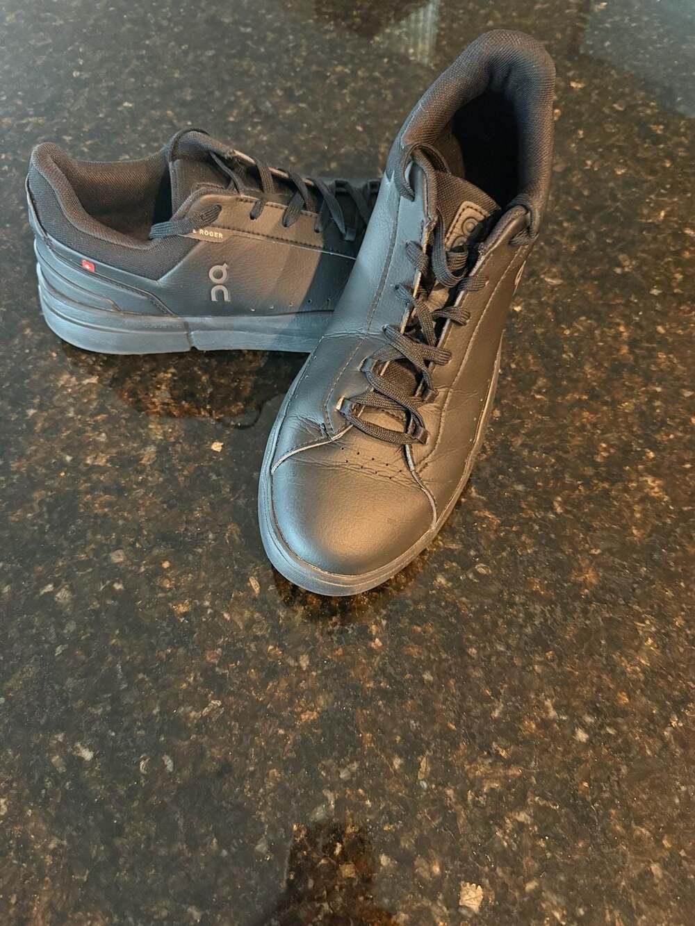 On The Roger Advantage Black Black Sneakers-8
